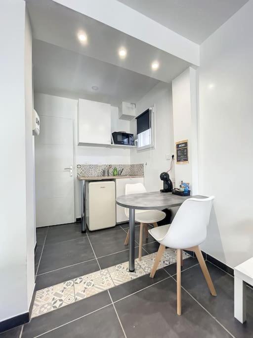 Logement Cosy Cuisine / Terrasse / Bbq Ollioules Buitenkant foto